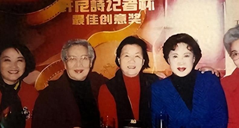 她在美国生活多少年,她在美国