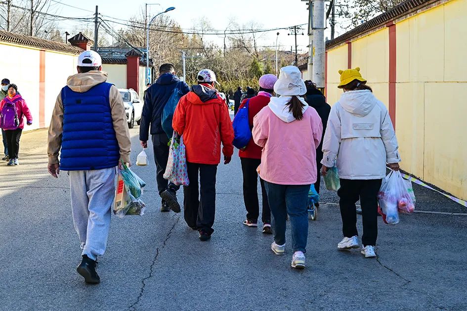 西山脚下的早市,闲逛最具人间烟火气的早市