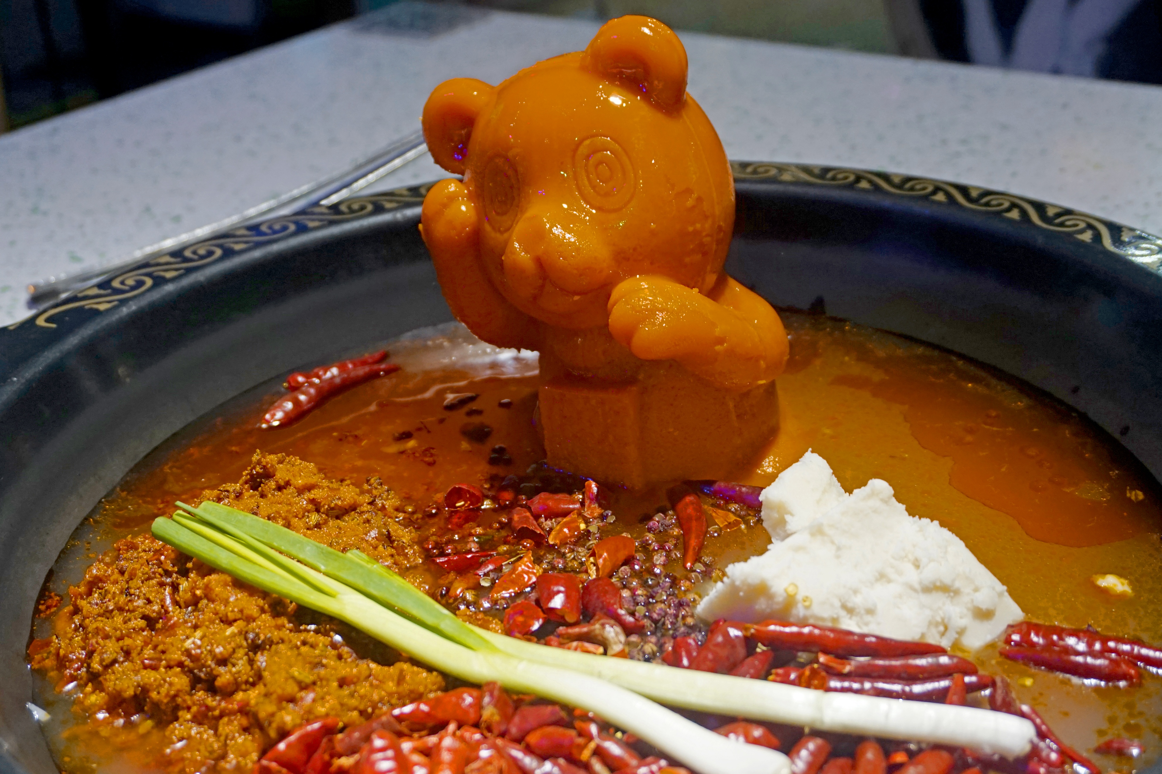 成都皇城清真寺旁边的清真美食,成都皇城坝火锅牛肉饼