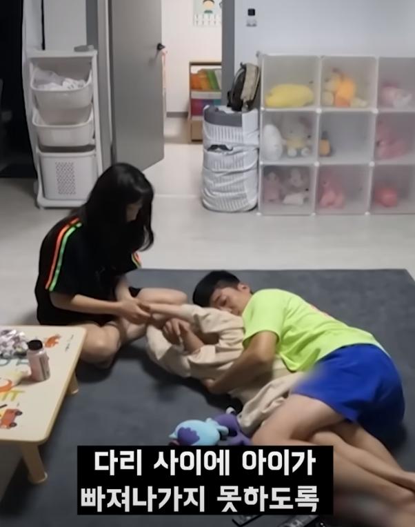 韩国男子节目上猥亵继女引众怒！当妻子面摸女儿屁股胸部，还狡辩