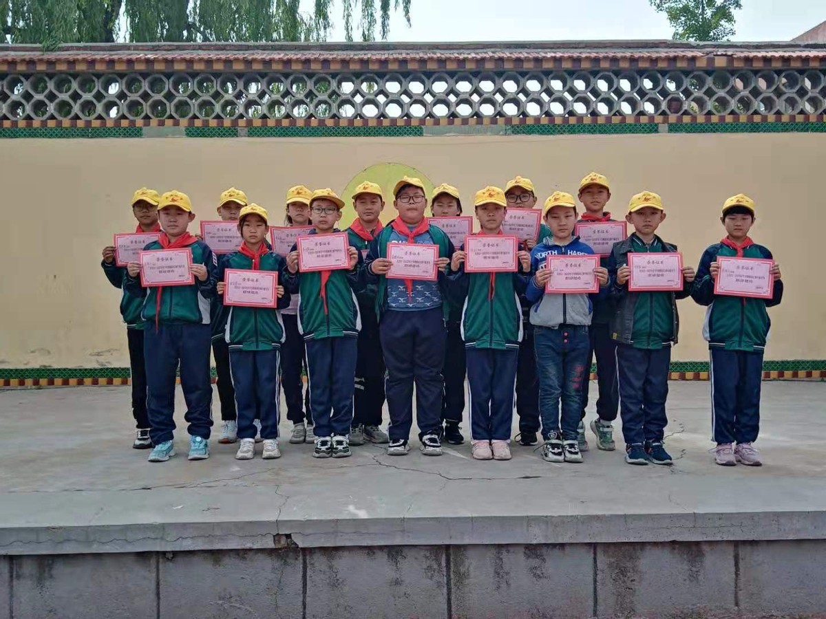 足球颠球专项活动,小学足球颠球比赛