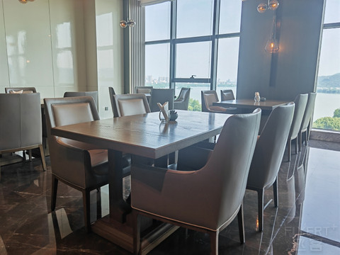 湖景套，单台盆，小浴缸，中式园林度假酒店—无锡蠡湖万豪