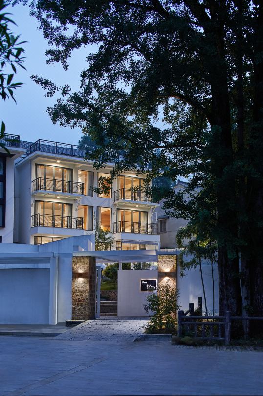 遇间播报|莫干山必睡六大美宿!看山看水看云看日出,优哉游哉~