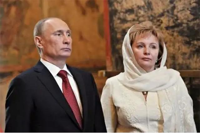 普京出任总统当晚视频,普京当选总统后流泪讲话视频