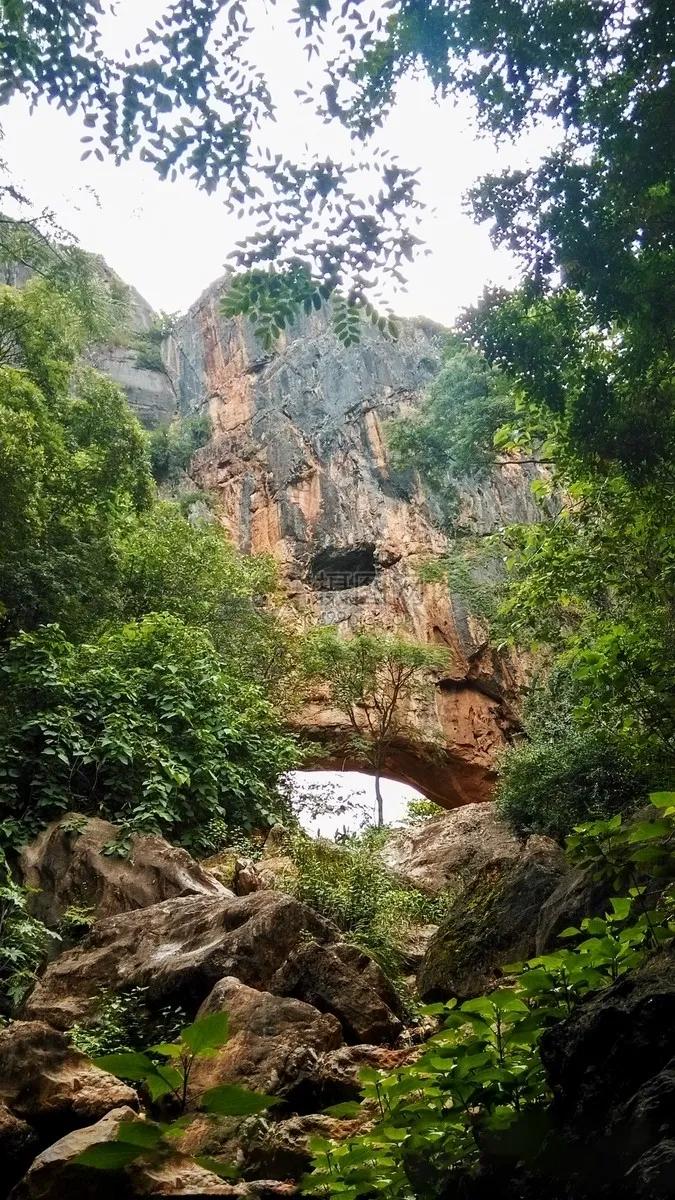 大理弥渡县天生桥风景,大理弥渡天生桥