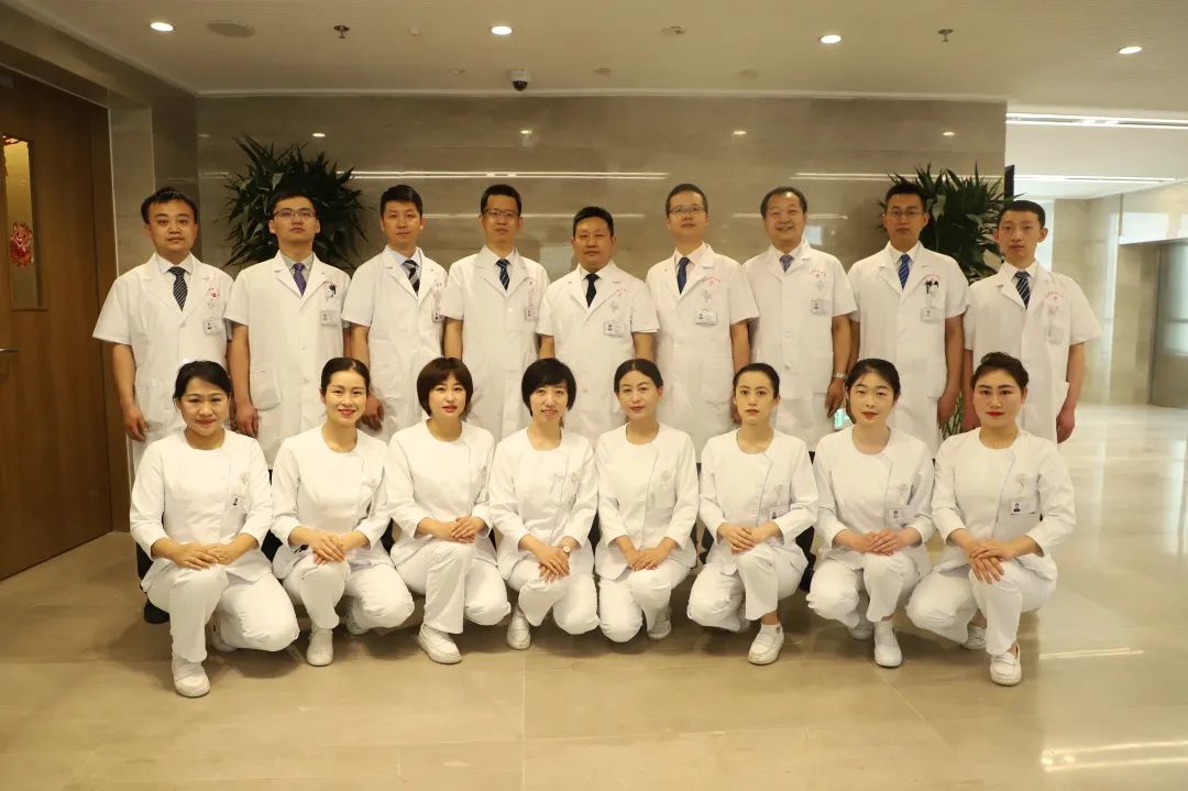 骨科医生手畸形,先天性手关节畸形弯曲