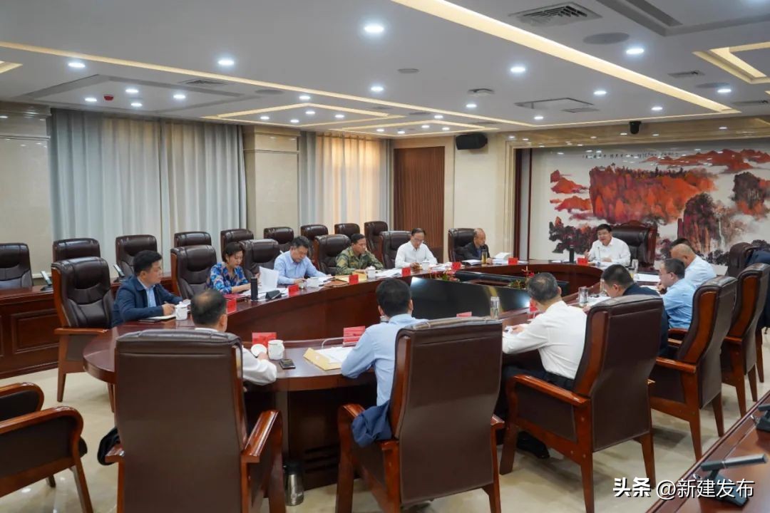 二届区委第35次常委会会议召开