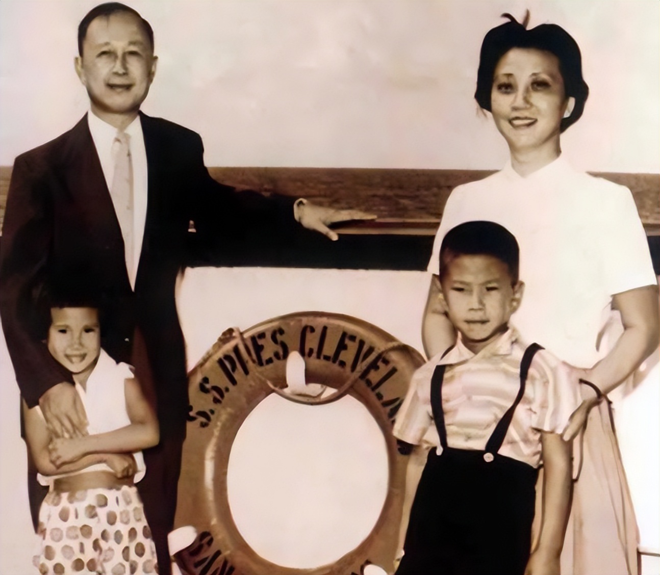 钱学森对中国有哪些奉献,钱学森有几个身份