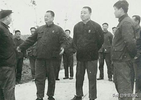 50年时数名开国元勋联名，希望找到“代号OX”，找到后享18级待遇