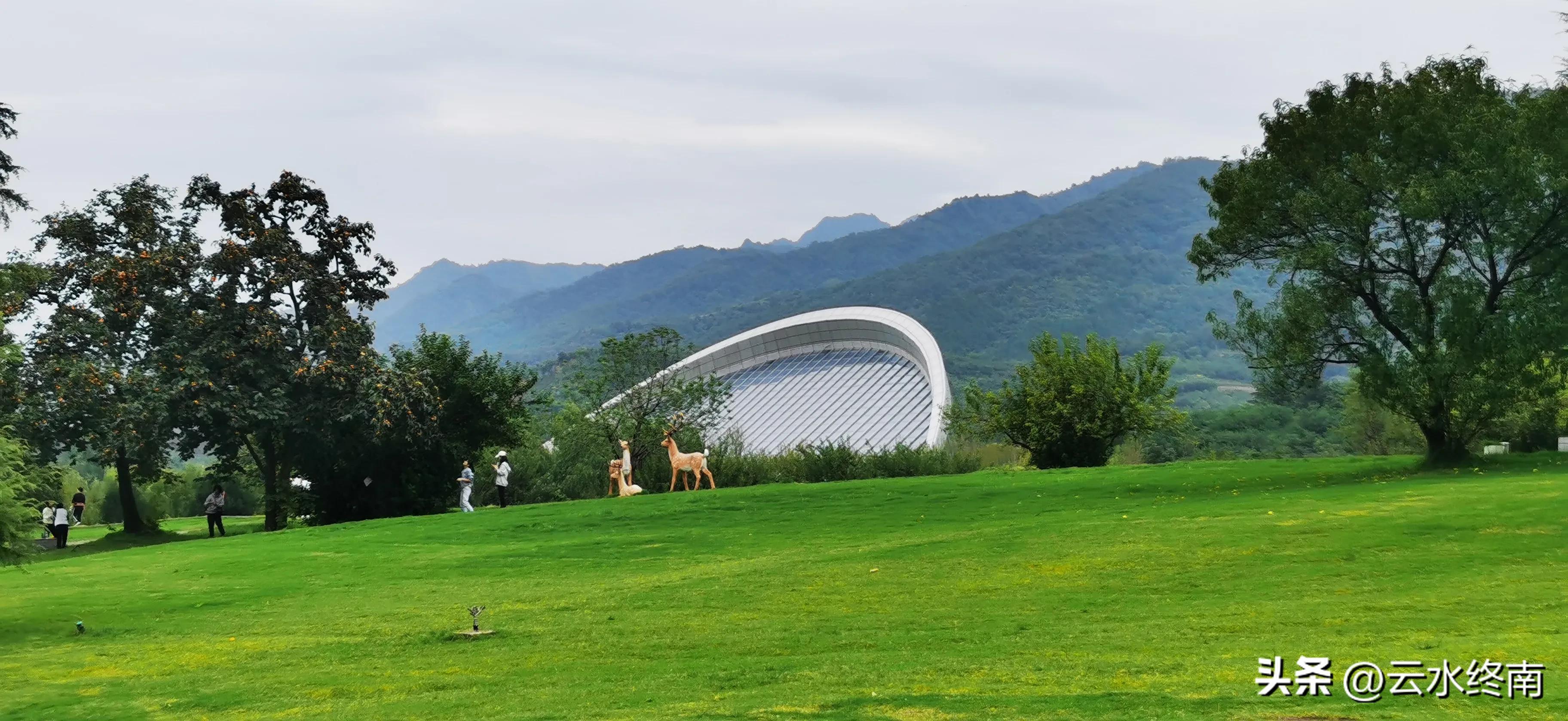 世界上最大室内植物园在哪,去世界上最大的动物园