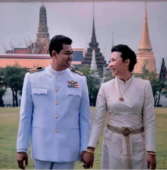 冯坤嫁给泰国女排教练,女排队长冯坤结婚了吗