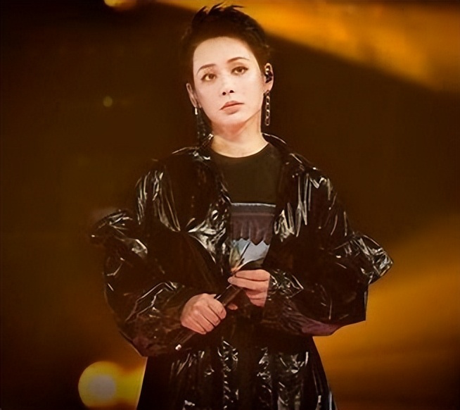 “狂野性感”的宁静，混娱乐圈无人敢*规则潜**，情史劲爆火辣