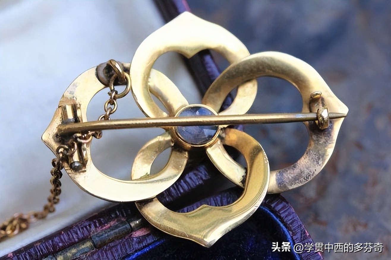 结婚戒指由来的故事,哪个年代的戒指都是祖传的