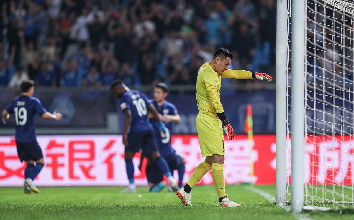 上海中超双雄分组,中超上海双雄9比0战胜对手