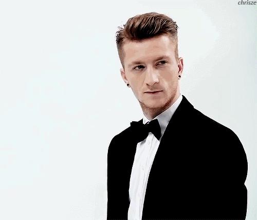 球场上奔跑的美好肉体，让女球迷疯狂的10大足球帅哥盘点，慎点哦