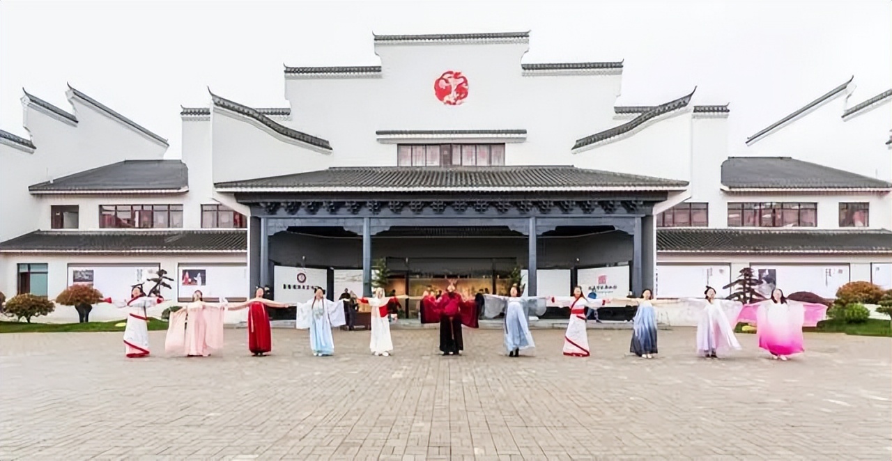 干出新气象下一句,干出新气象展现新作为