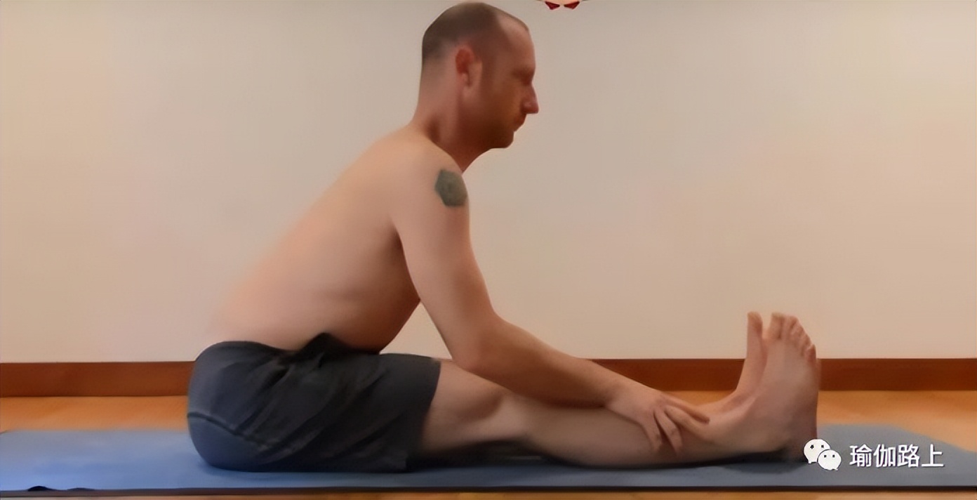腰椎间盘突出瑜伽锻炼最好方法,腰椎间盘突出怎么练瑜伽