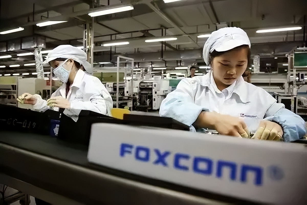 郑州富士康月收入,郑州富士康工资最新信息