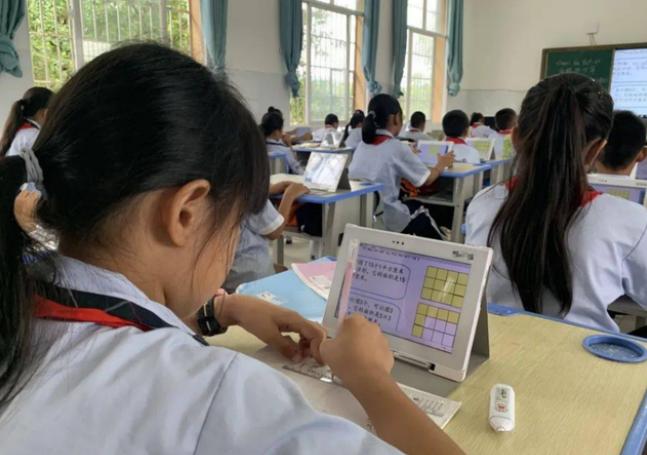 学校老师要求学生买平板有用吗,老师给学生买的平板