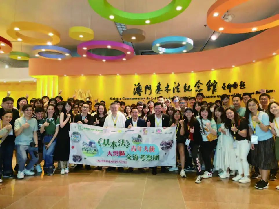 人和万事顺家兴百业旺哪个是上联,人和家顺百业兴字画