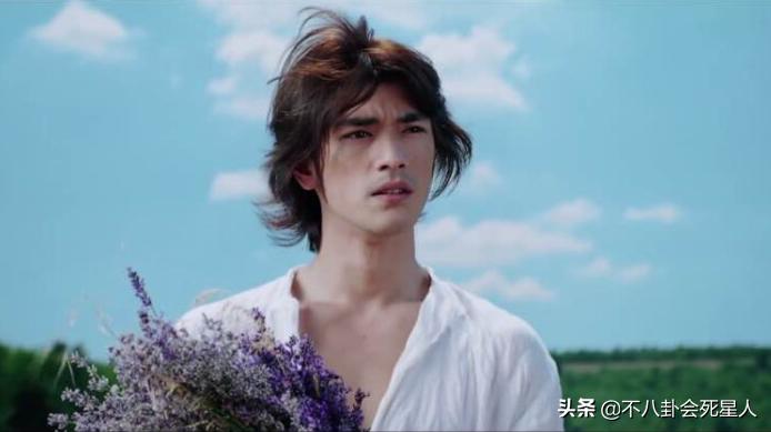 对双眼皮“下手”的明星：浮肿、宽大、失败返工，一个比一个狠