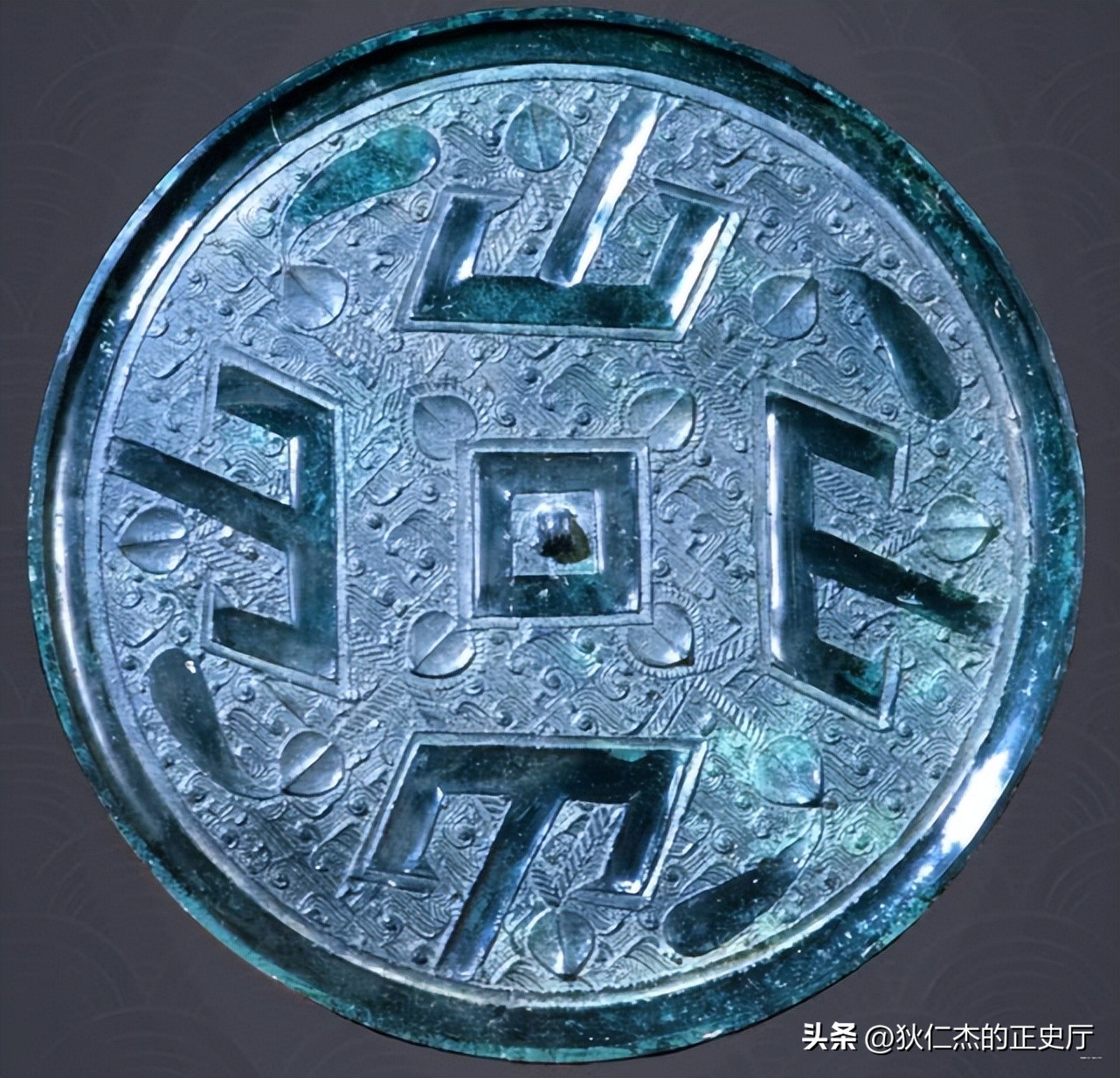 战国铜镜以什么纹最多最有特色,战国铜镜纹样设计