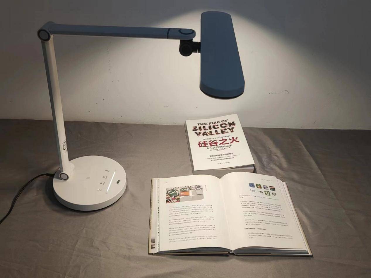 欧普雷士飞利浦护眼台灯对比,台灯飞利浦欧普雷士