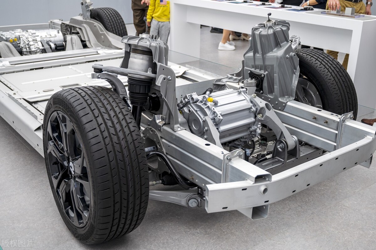 现代朗动后减震器咯吱响,汽车减震器咯吱响