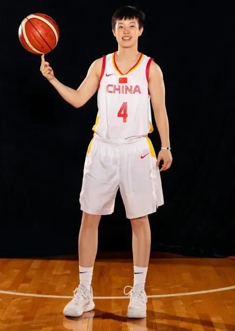 中国女篮战胜日本，获得亚洲杯冠军，感谢15位女篮功臣！