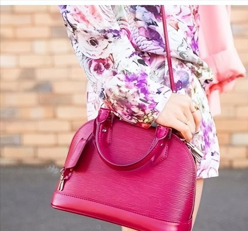 lvonthego包包中号值得入手,lv的victoire包包值得买吗