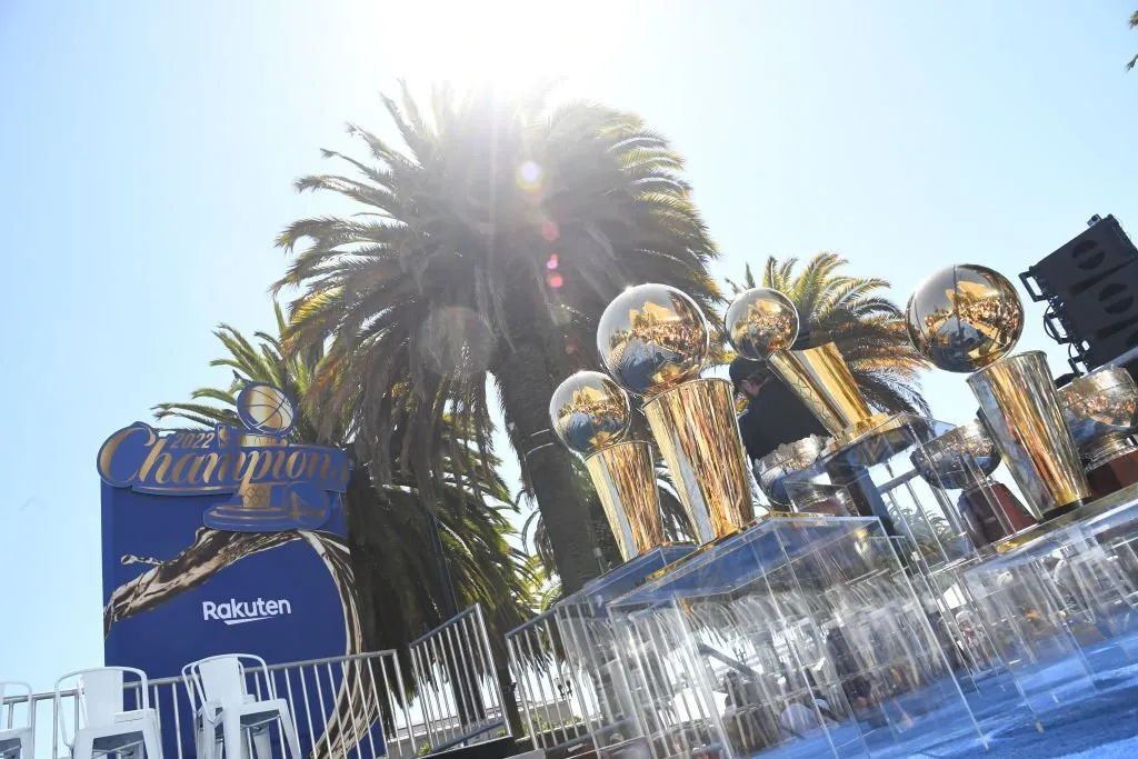 有没有那种软但是不会塌的枕头,没有回弹力的枕头