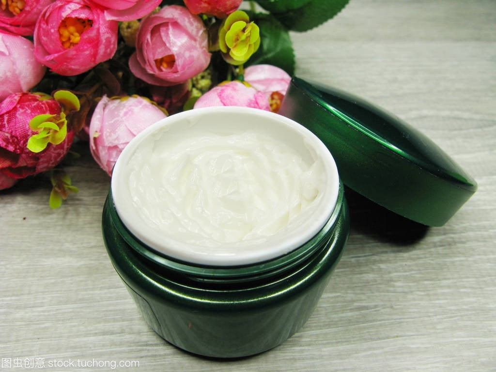 怎么化妆做到换头的效果,化妆如换头如何打造精致演员脸