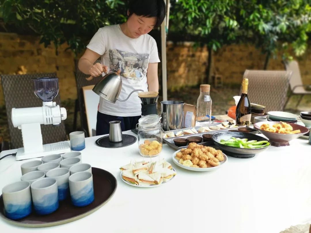 自己在家开咖啡店收入如何,低成本6万元开咖啡店