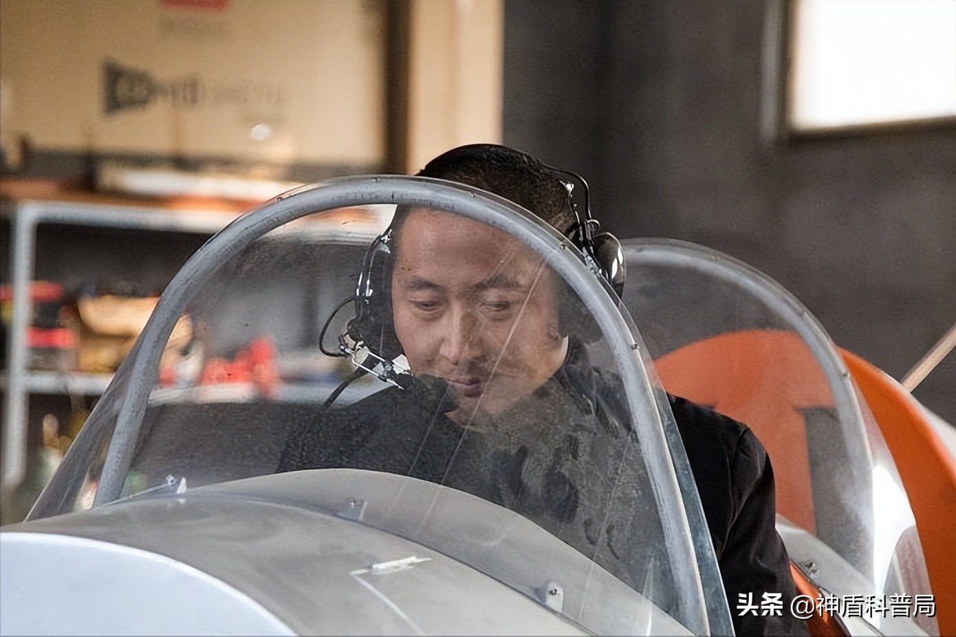 大叔花80万造飞行器,80后大叔打工20年