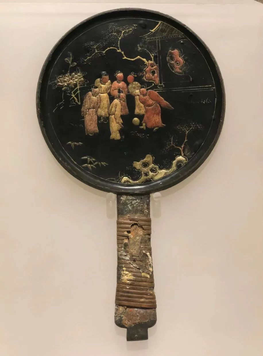 这颗球从千年前的山东淄博，被踢到了2022年的卡塔尔