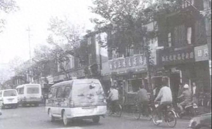 富婆爱上小20岁小鲜肉完整版,富婆迷恋小14岁帅哥