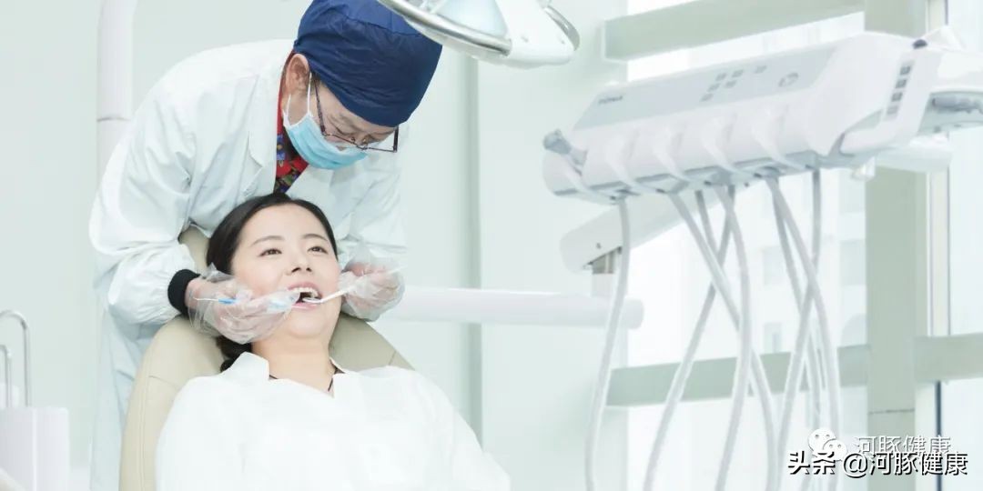 刷牙时牙龈出血要警惕,刷牙时牙龈出血牙膏会进入血液吗