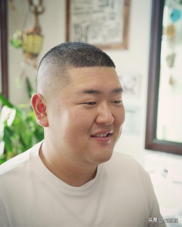 男士短发型2021流行发型国字脸,2022年精选帅气男士发型100款