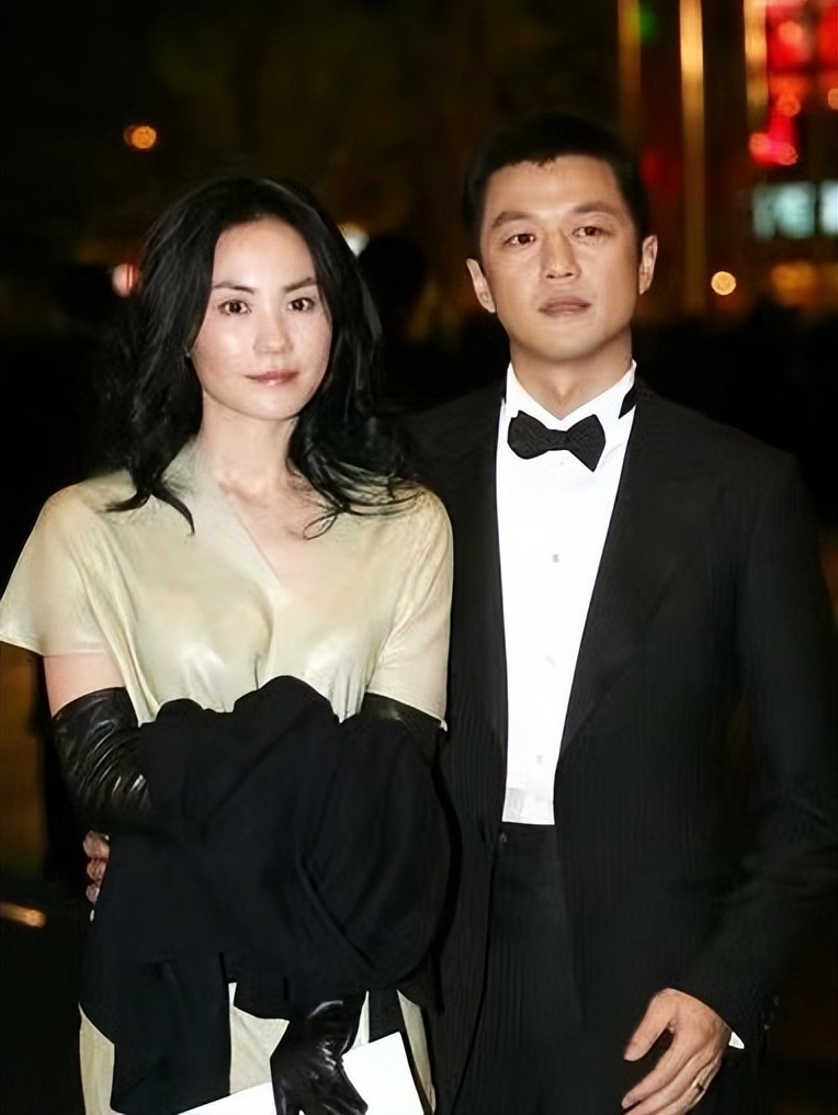 王菲和谢霆锋张柏芝的情史,李亚鹏与王菲现在的情史