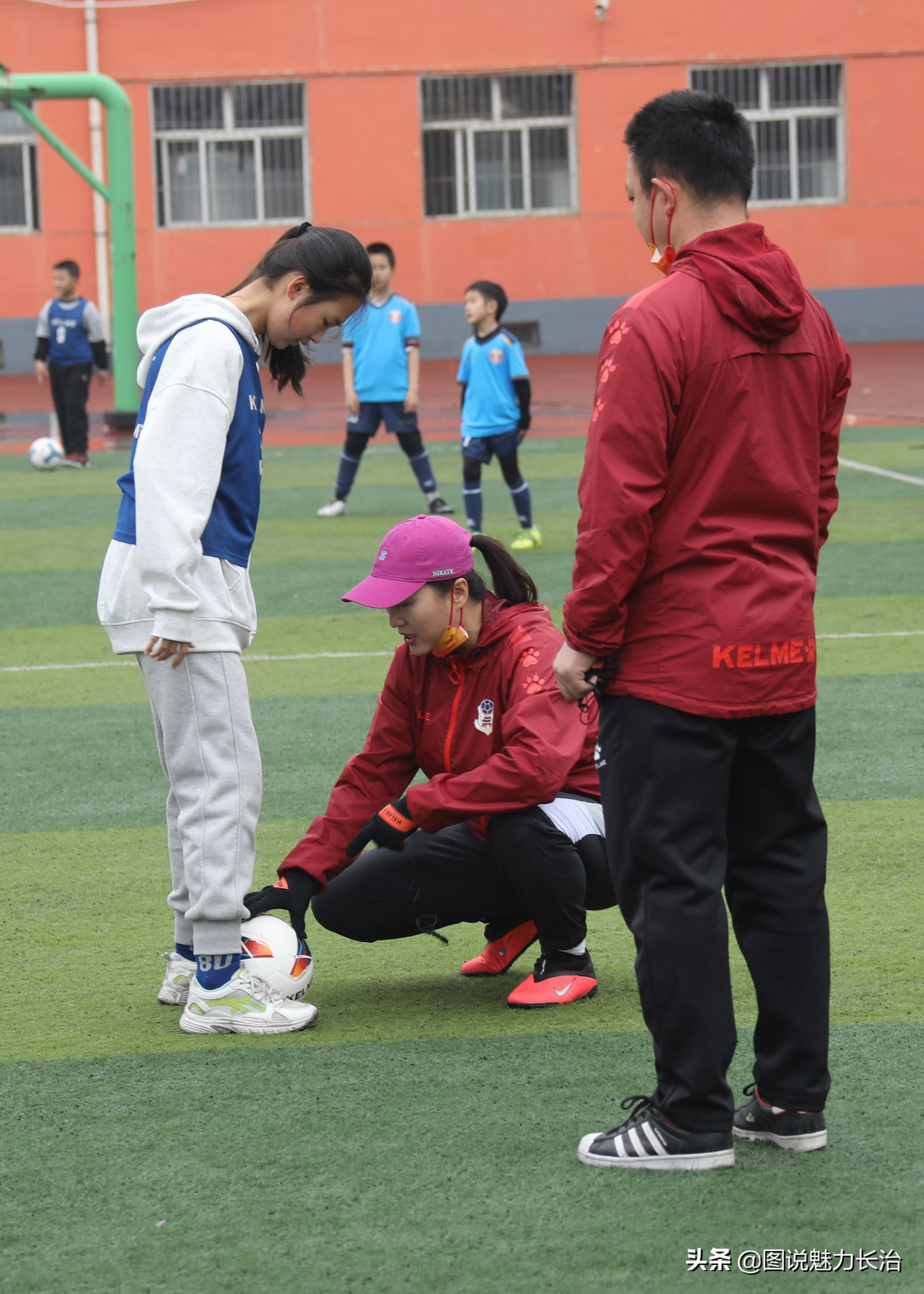 春雨助兴2022年亚足联女足日女孩足球节长治活动在东关小学举行