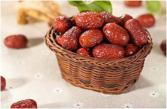 中老年人冬季滋补吃什么参好,中老年秋季养生常吃三种食物