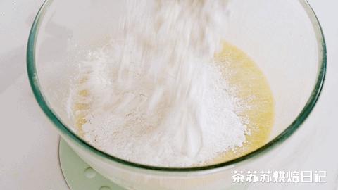 又甜又香的蛋糕真好吃,吃一口就爱上的爆浆蓬松蛋糕