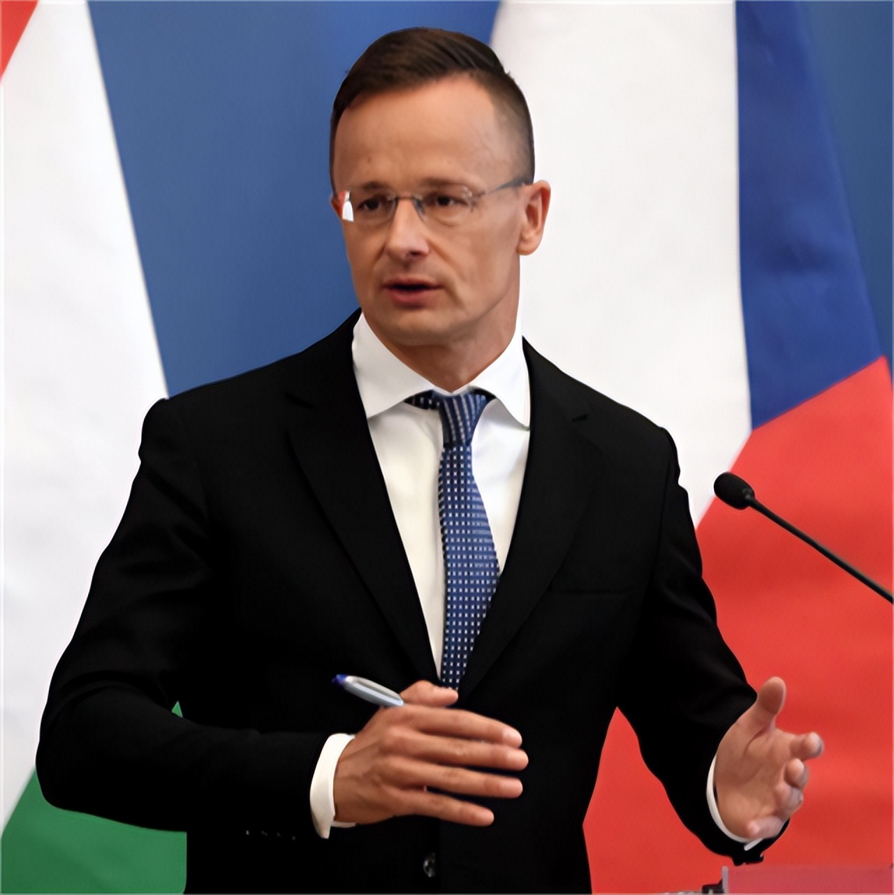 欧洲硬汉西亚尔托：不惧西方政治强权，关键时刻为中国仗义执言