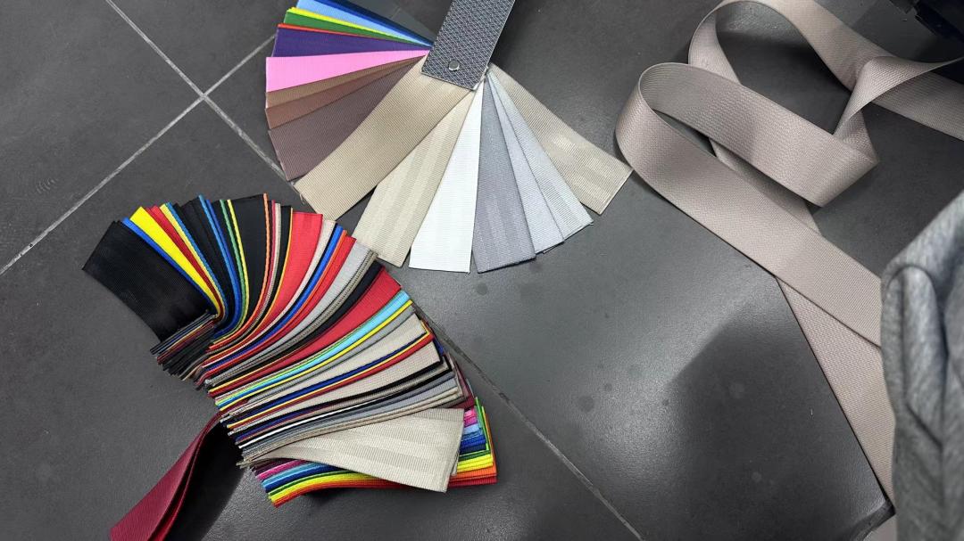 奥迪q7报废厂,老款奥迪q7出车祸