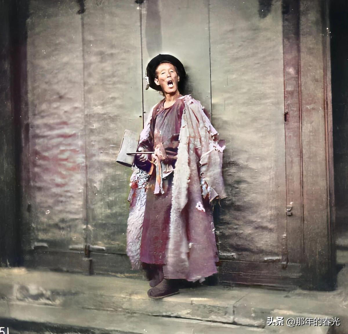 30张真实又罕见的老照片，阴毛假发工作者，我怀疑他用错地方了