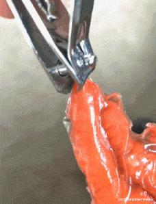 在沙发上妹子用这样的眼神看着你，你怎么做？「囧图时刻」