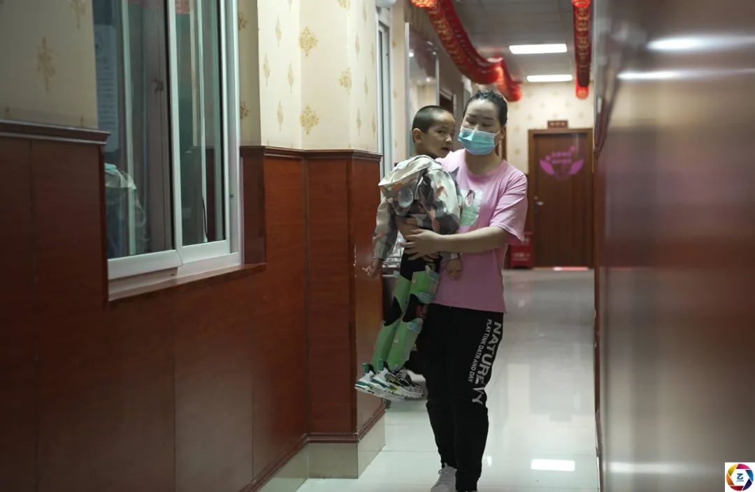 可怜一家人视频,可怜娃一家