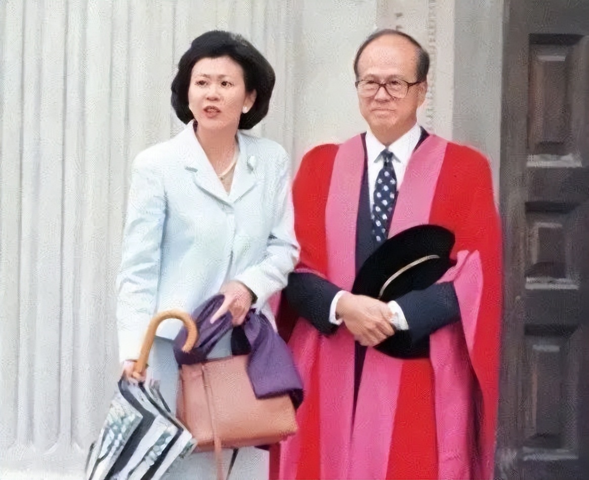 周凯旋跟了李嘉诚多少年,周凯旋凭什么被李嘉诚独宠29年