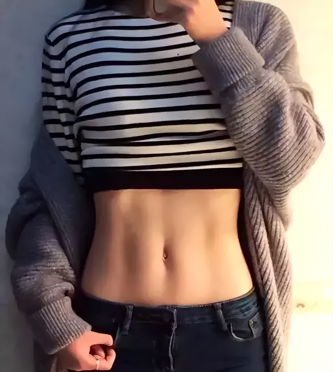 54岁李若彤身材照曝光,54岁李若彤身材曲线引发热议