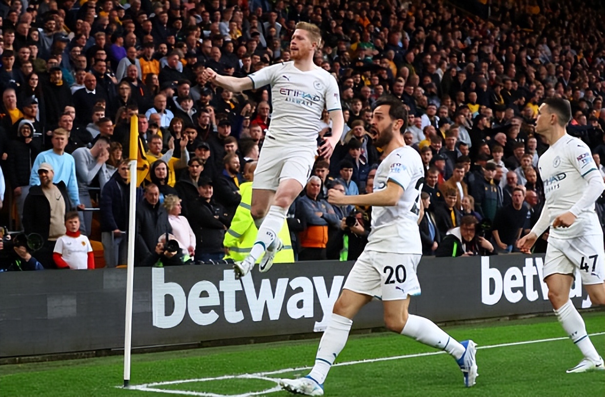 曼城轻取开门红斯特林帽子戏法,斯特林攻破曼城大门庆祝